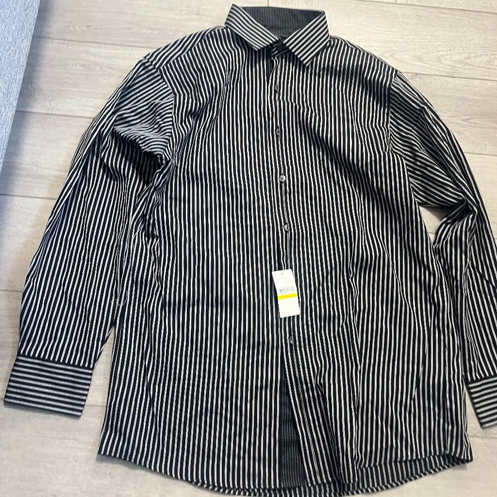 Men's Van Heusen Long Sleeve Dress Shirt 15/15.5 NWT Black/White Stripe